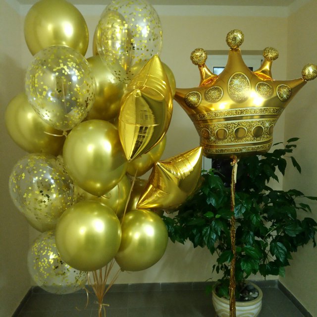 Золотые шары для любимой королевы