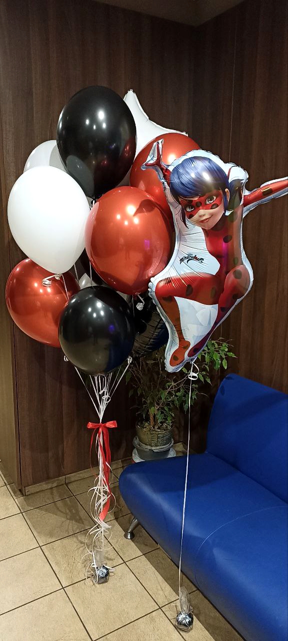 Композиція із кульок з Леді Баг (12шт)